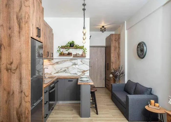 Flat In Athens Next To Metro St!