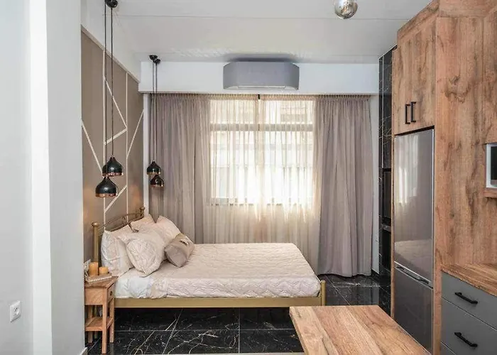 Flat In Athens Next To Metro St!